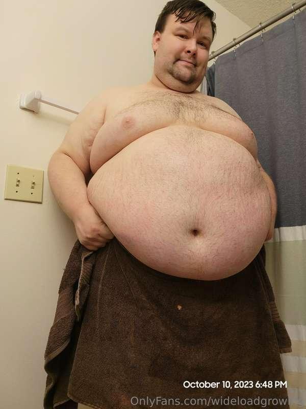 Happy Tummy Tuesday, ya'll! Who wants to give me a hand to s..