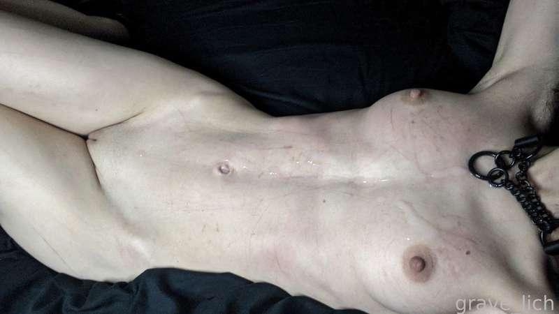 From dusk till dawn, I exist to be covered in cum 🥰

#cum #cumslut #cumdump #pale #petite #collar #pussy #smalltits #fitwomen 