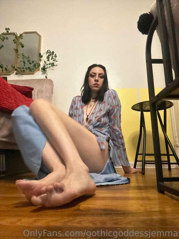 hey everyone 😈🥰🫶🏼 how is your week going?:)