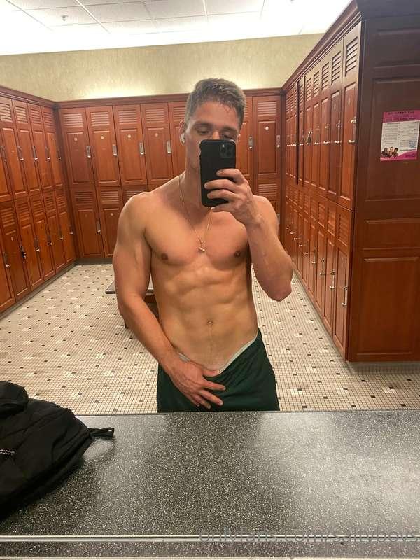 Gmorning & Happy Friday!! Got a late pump in last night and ..