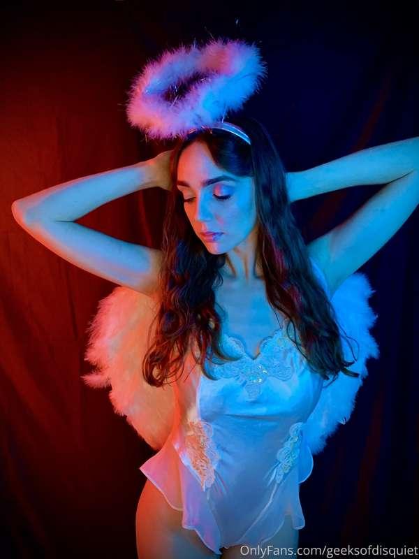 Hey loves!  If you want more from my angel shoot that I did ..