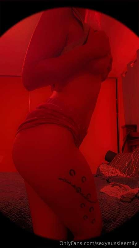 Let me distract you 😘