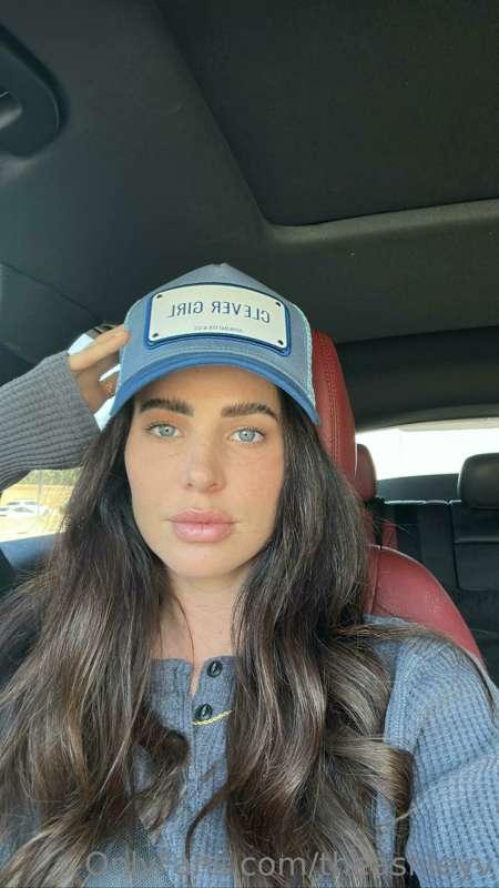 send me a message if you wanna chat! 😈