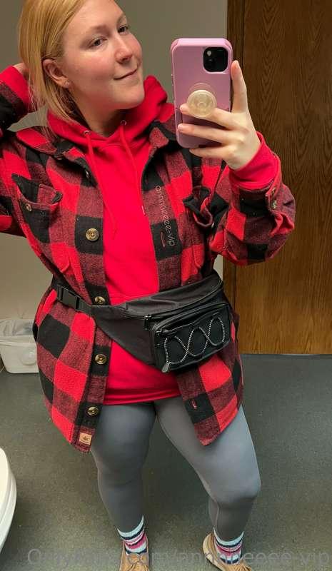 Dentist appointment time! 🦷 I swear I wear the weirdest outf..