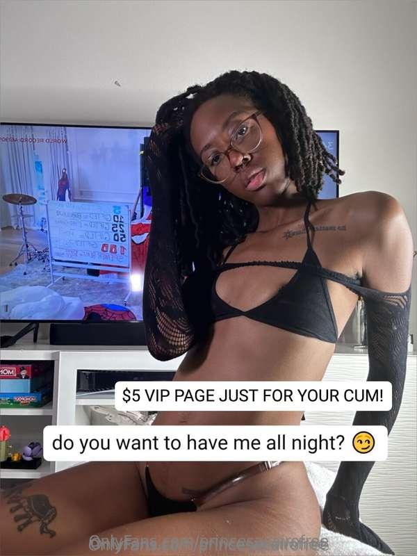 I love sexting on my VIP page and even if you're not into se..