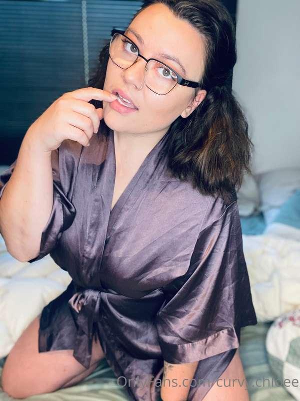 curvy.chloee image #0