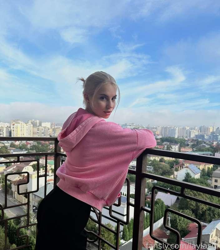 Nice view isn't it?🙈

#fyp #follow #explore #love #subscribe #fans #petite #like