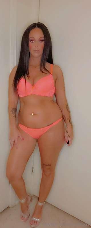 Pink looks good on me;)) Im soo horny rn too....
