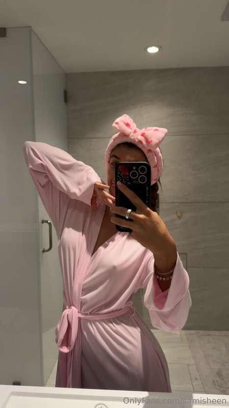 <3