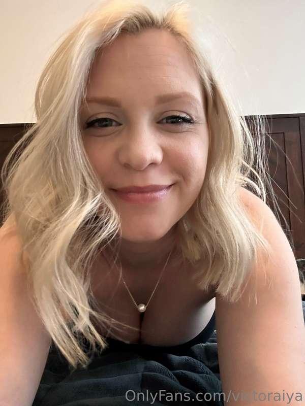 Chopped all my hair off again… swipe to see my pussy 😽