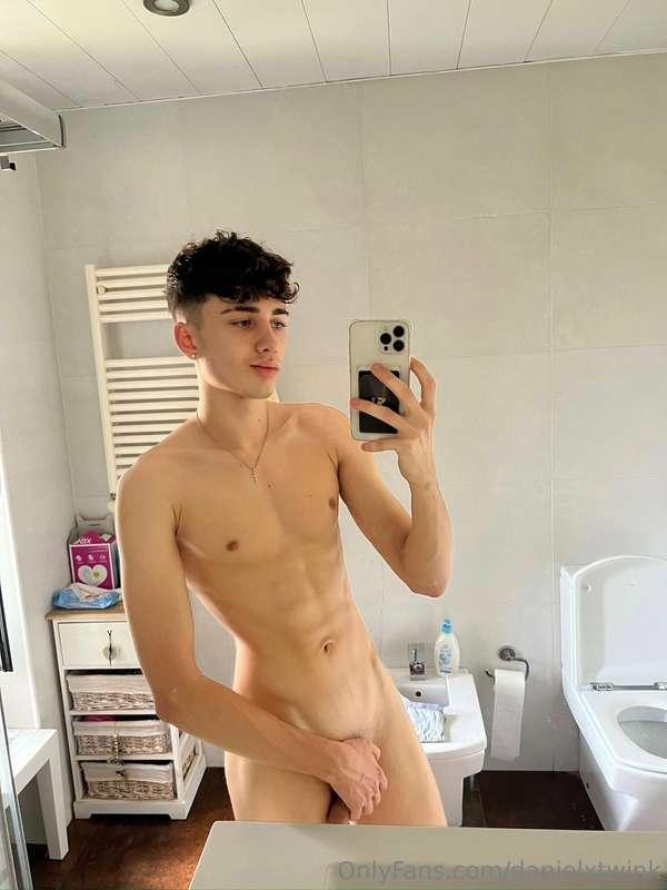 danielxtwink image #0