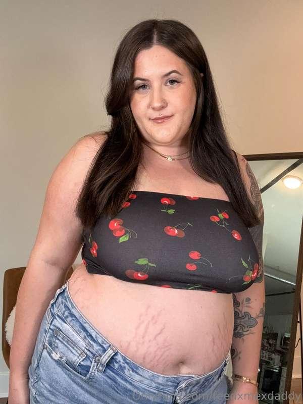 cute lil summer fatty 🍒