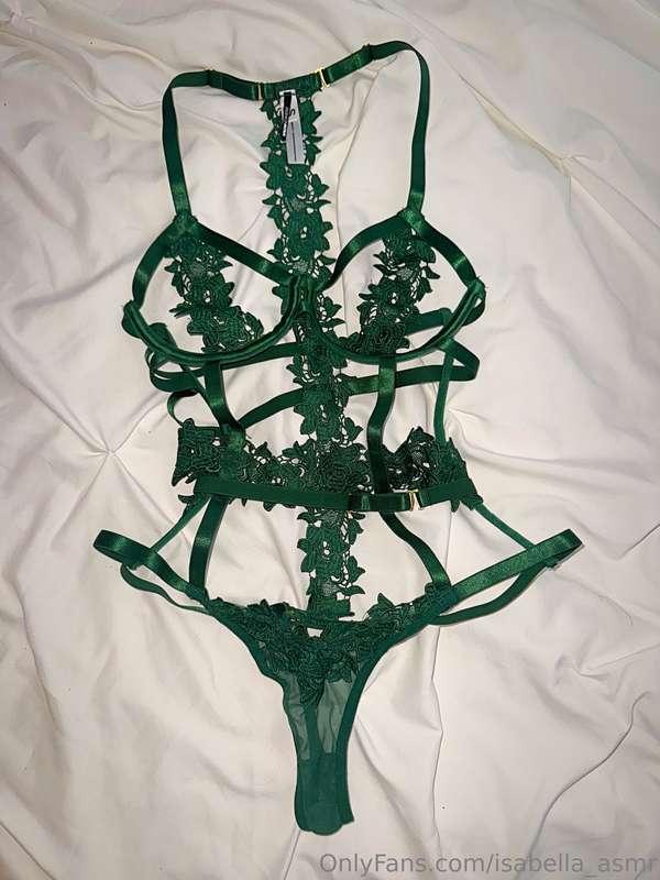 Tip $10 to get 5 of the sexiest lingerie pics in your inbox 