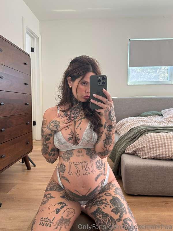 lets play in the dms <3 