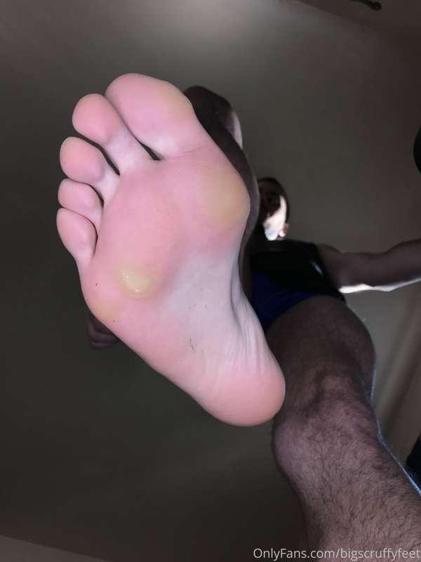 bigscruffyfeet image #0