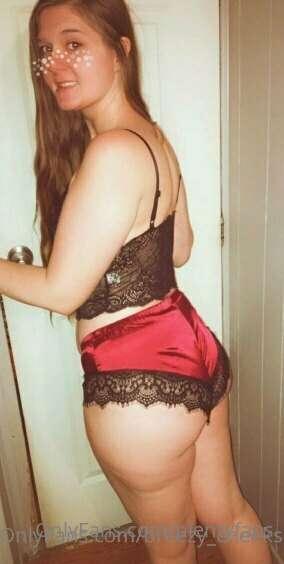 She’s wild, southern, & waiting to please you. Free page! Co..