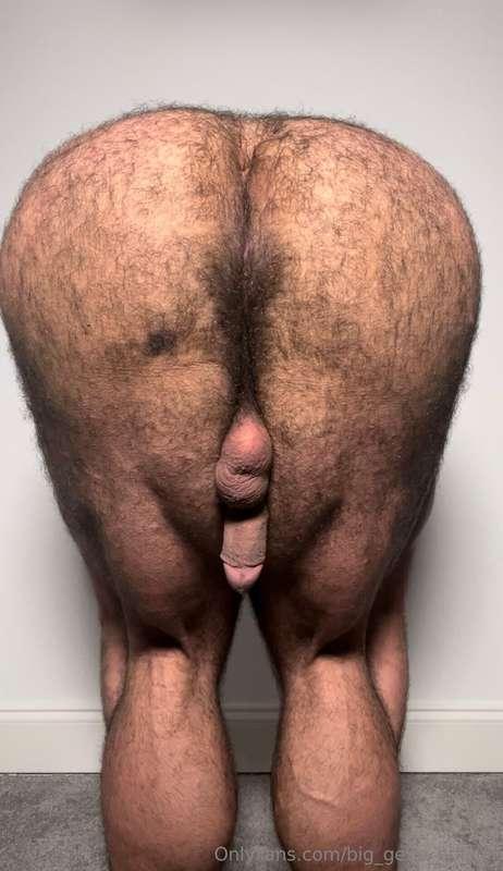 Can’t hide that cock 🍆😉