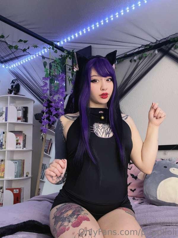 Your pretty kitty is here!!