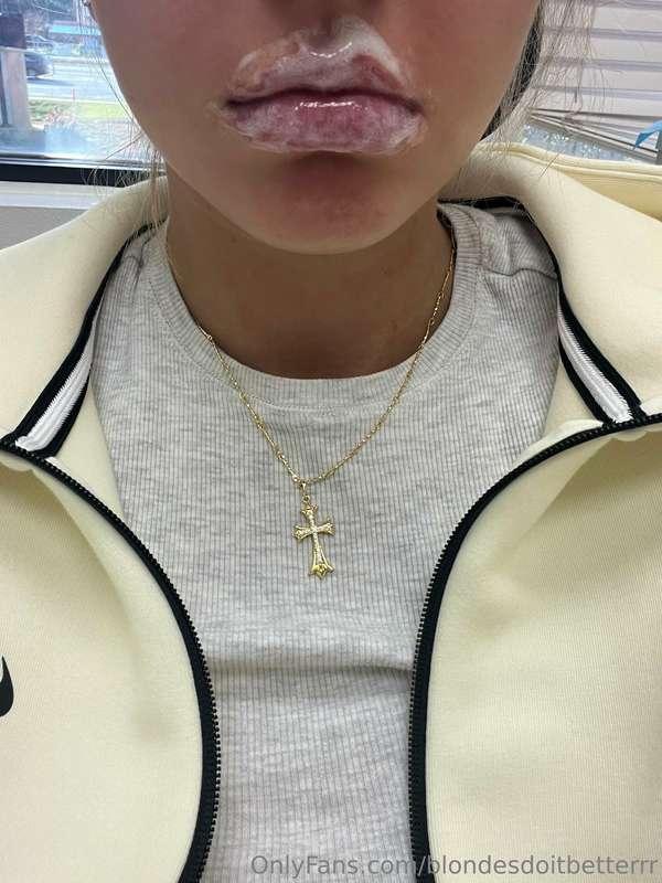I got more lips😍the numbing cream should be your cum instead..