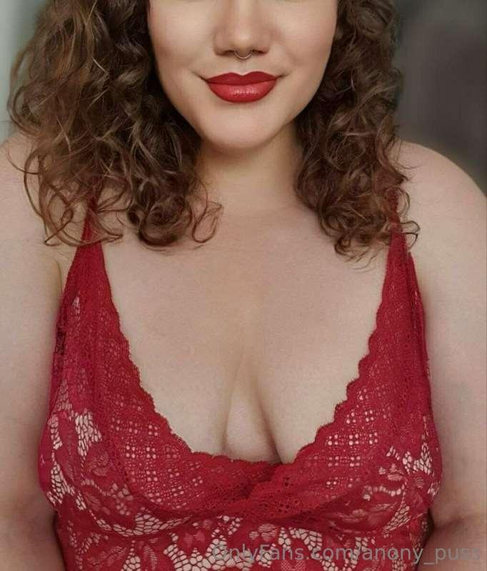 ❤️Cum fall in love with me❤️
🖤Kinky 
❤️THICC
🖤British Milf
❤..