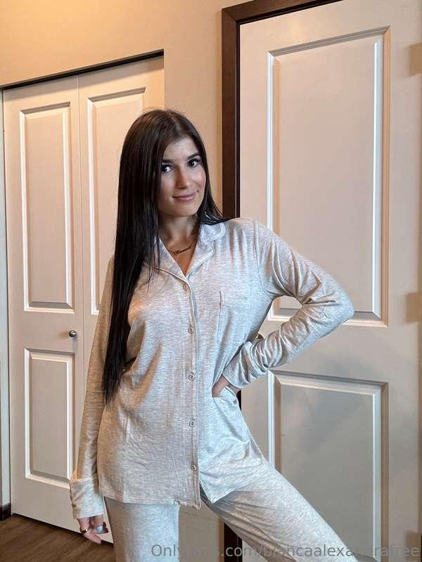Comfy pj day! Would you rip them off me?😉😘