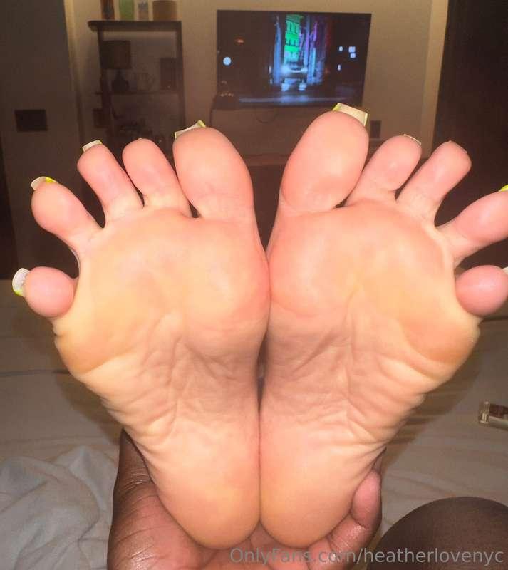 Cum on my soles?💦💦💦🦶🏼