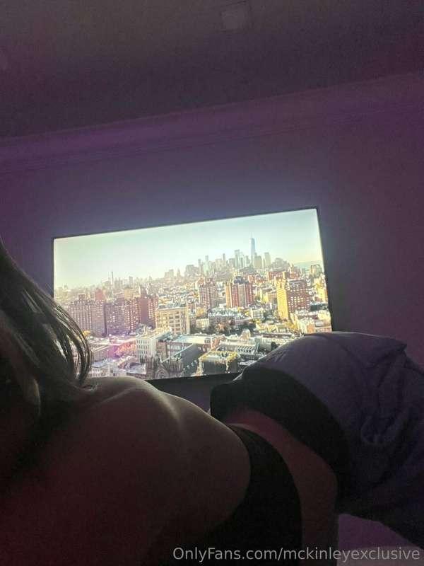 ARE YOU AWAKE?I cant sleep right now and i am home all alone..
