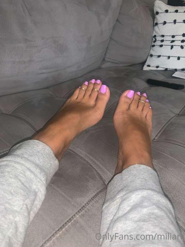New pedi. Who’s feeling it?