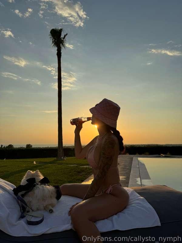 If you're into luxury, secrets, and dangerously beautiful pe..