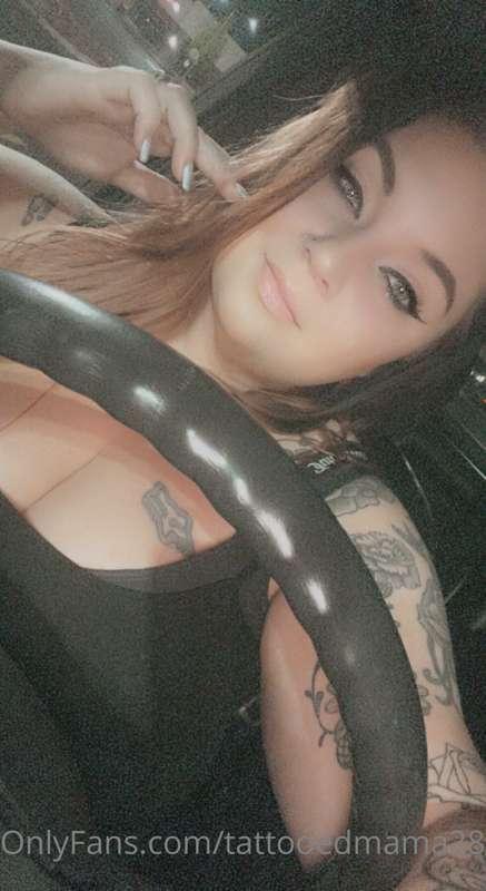 Happy milfs day!!! ❤️❤️❤️😍 someone be a gent and surprise me..