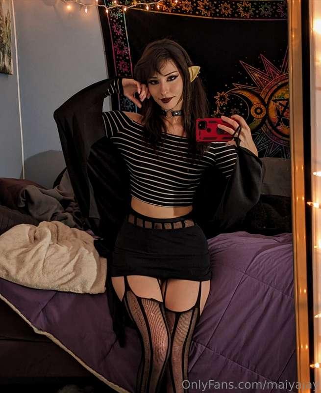🖤🦇🖤No full nudes this week (I started my period early:')) bu..
