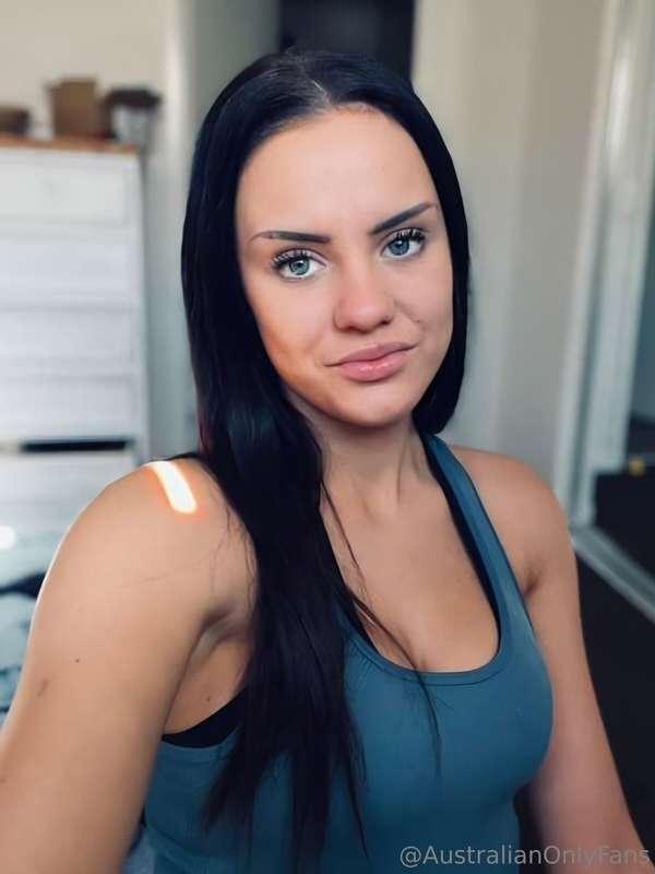 Olivia, 20, Queensland 💟Teasers on the Wall | Spice in the D..