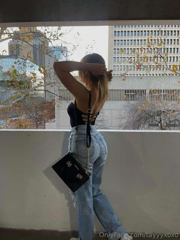 Cutie with the booty 😚