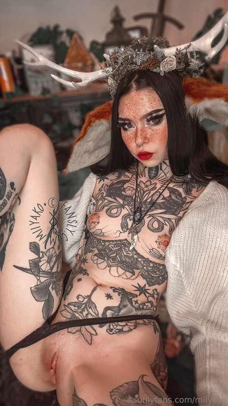 would you let this slutty faun share a bed with you?🕯️🦌