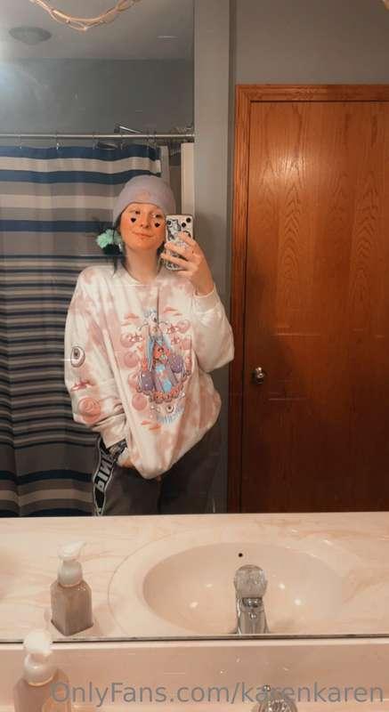 Bathroom quickie?