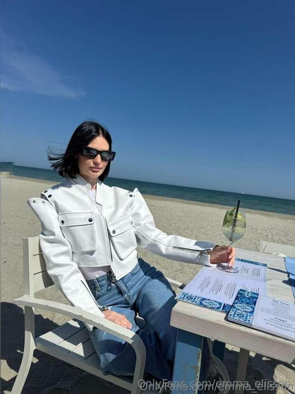 Favorite sunny days, a delicious drink in hand - what could ..