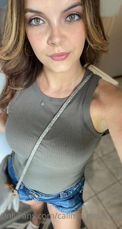Heading out for a bit 😊 Happy Friday!