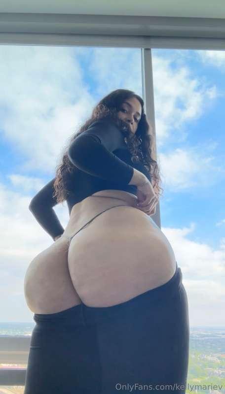 Thick thighs and blue skies 