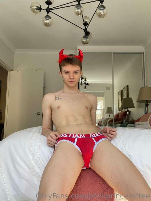 Cum play with the Devils cock