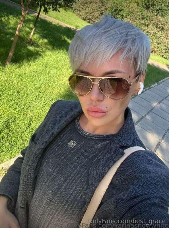 Hi! My friend @karinasnowwhite created her onlyfans today 🥰S..