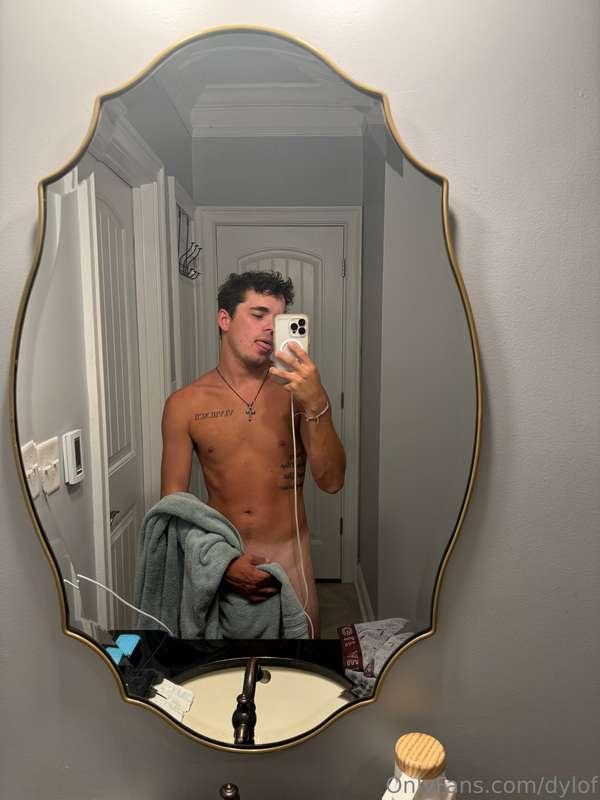 Sorry I’ve been inactive lately 😔 I’m back bbyssssss