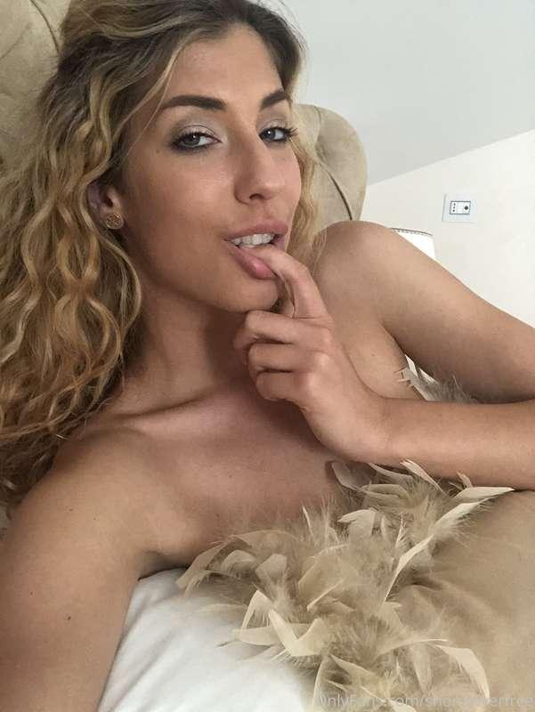 Friyaaaay! Last day until the weekend🥰🥰🥰 do you have any pla..