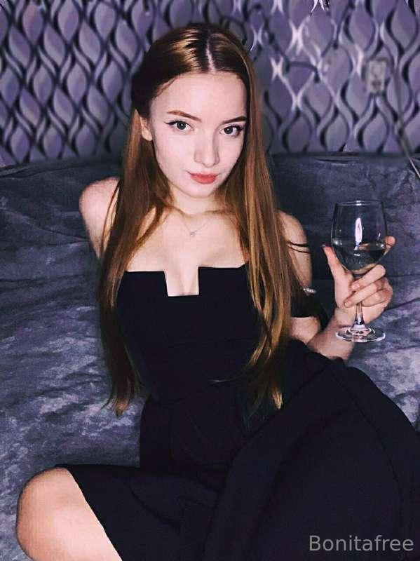 ʜᴏᴛ ᴘᴇᴛɪᴛᴇ ʀᴇᴅʜᴇᴀᴅ @little_foxiee ɪꜱ ꜰʀᴇᴇ ᴛᴏ ꜱᴜʙꜱᴄʀɪʙᴇ 🥰🔥

 ..