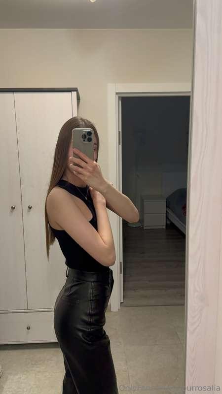 I'm going to a hangout with my girlfriends😋I look hot