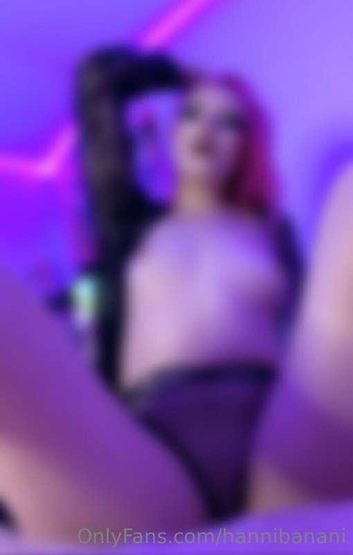 how about a little uncensored 🐱 as a treat?? you've been goo..
