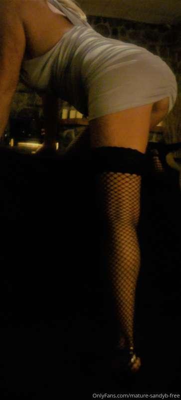 ... Just received this DM on my nude page @syldede ...  "too..