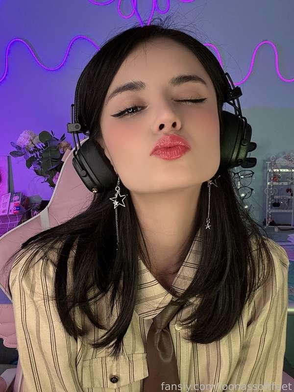 loonassoftfeet image #7