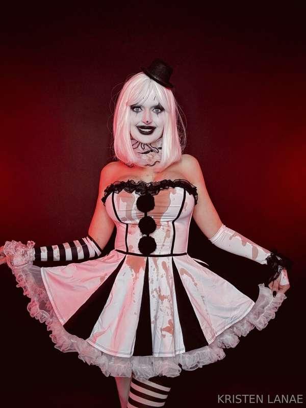 woooo Art the Clown! here’s a freebie set of the non nudes w..