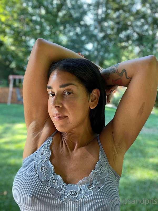 hipsandpits image #0