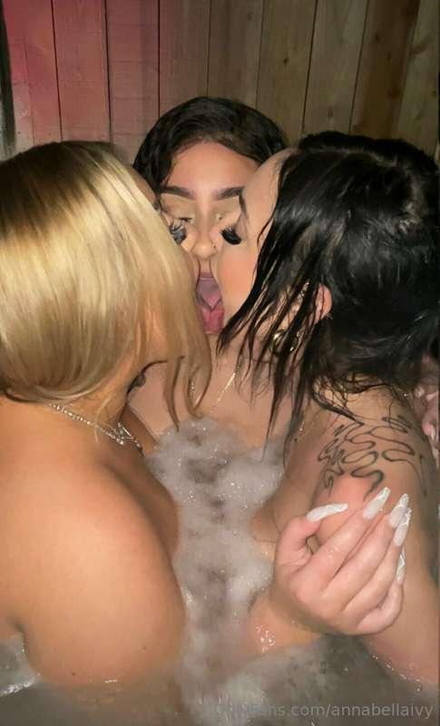 🌈𝐿𝐸𝒮𝐵𝐼𝒜𝒩 𝐹𝒰𝒞𝒦 𝐹𝐸𝒮𝒯🌈 Watch us FUCK nonstop while you jerk off..